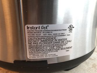 Instant Pot 6-Quart Lux IP-LUX60 V3 6-in-1 Electric Pressure Cooker BRAND  NEW