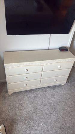 White/ beige dresser