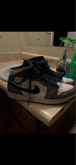 Air Jordan 1 Mid ‘Cement Grey True Blue