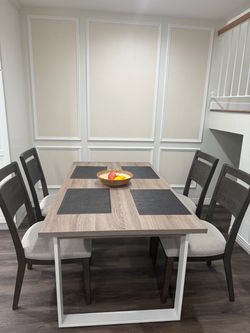 Dining Table and 4 Chairs Set
