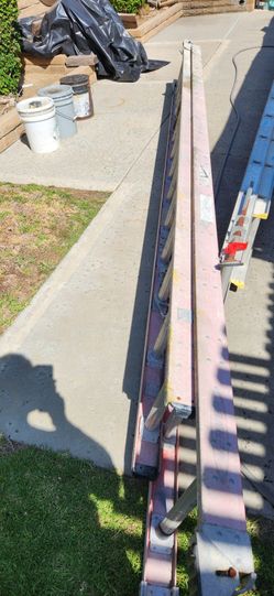 32' Werner Fiberglass Extension Ladder