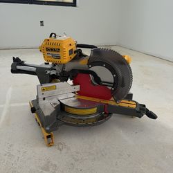 DEWALT DHS790AT2 12” Sliding Miter Saw – Cordless or Corded w/ AC Adapter (FlexVolt)
