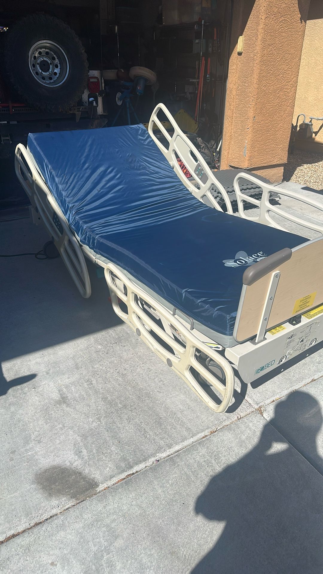 Medical Bed Electric Adjustable.