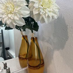 Floral glass vase with flowers