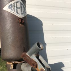 Camper Jack Stands - One Is Broken