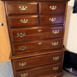 6 Piece Wood Bedroom Set 