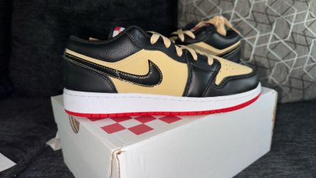 Jordan 1s Low Pizza