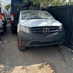 2017 Mercedes Metris Parts Engine Tranny Good