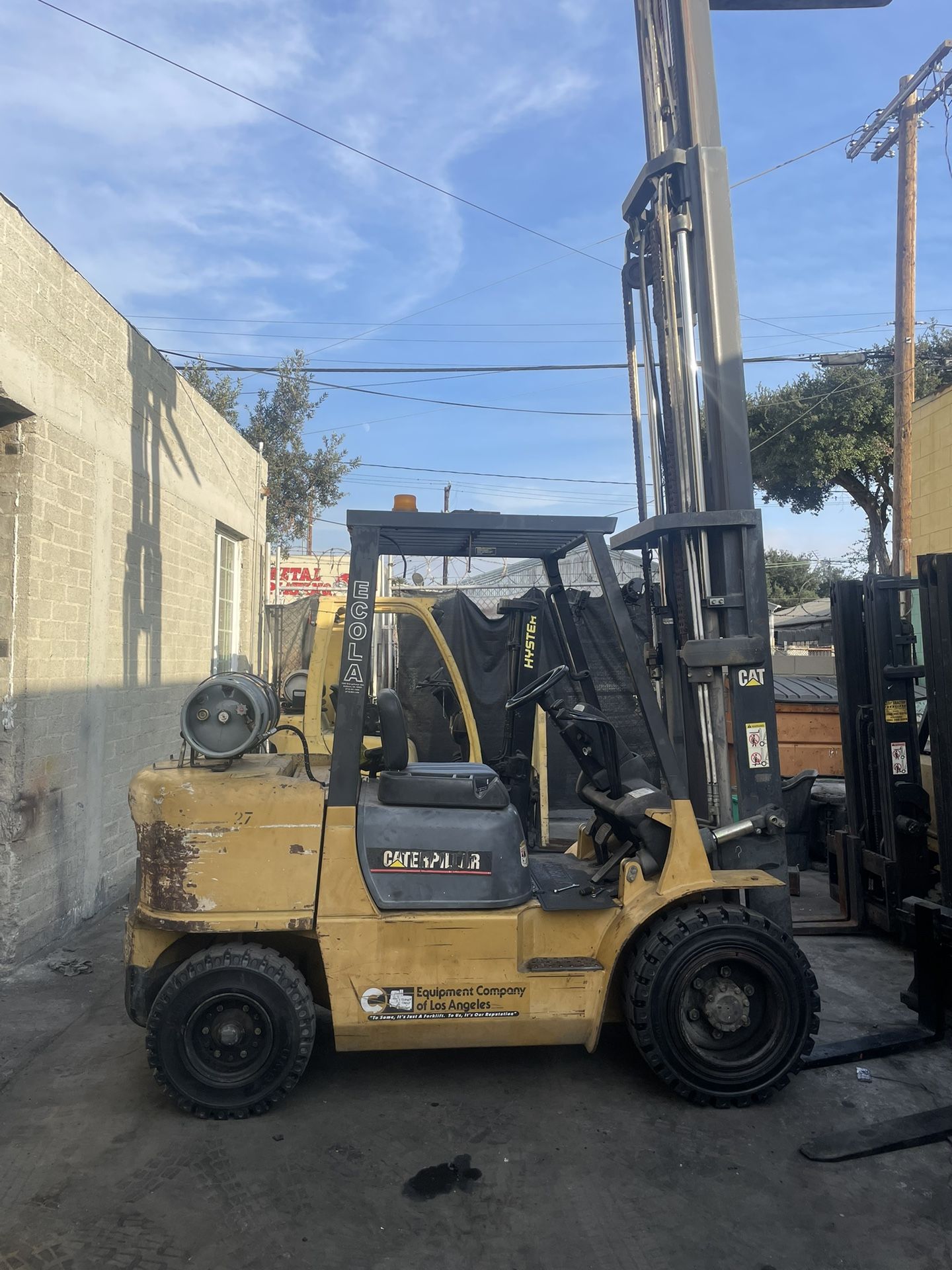 Forklift 