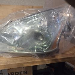 Headlight Assemblies Lexus 330/ RX 330/RX350/400H One Pair 