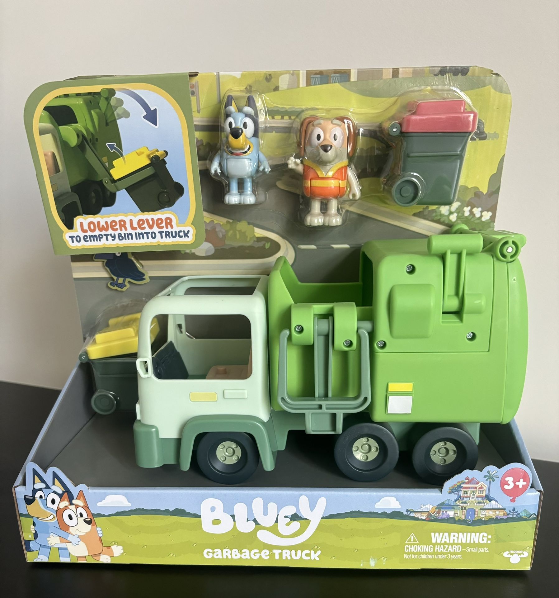 Bluey, Garbage Truck Vehicle Playset, Bluey and Bin Man 2.5-3 inch Figures and Accessories, Child 3+