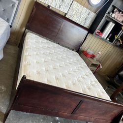 Queen Bed Frame With Mattress 
