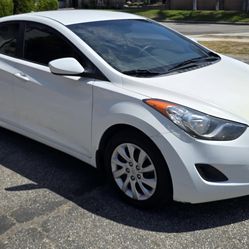 2013 HYUNDAI ELANTRA LTD 