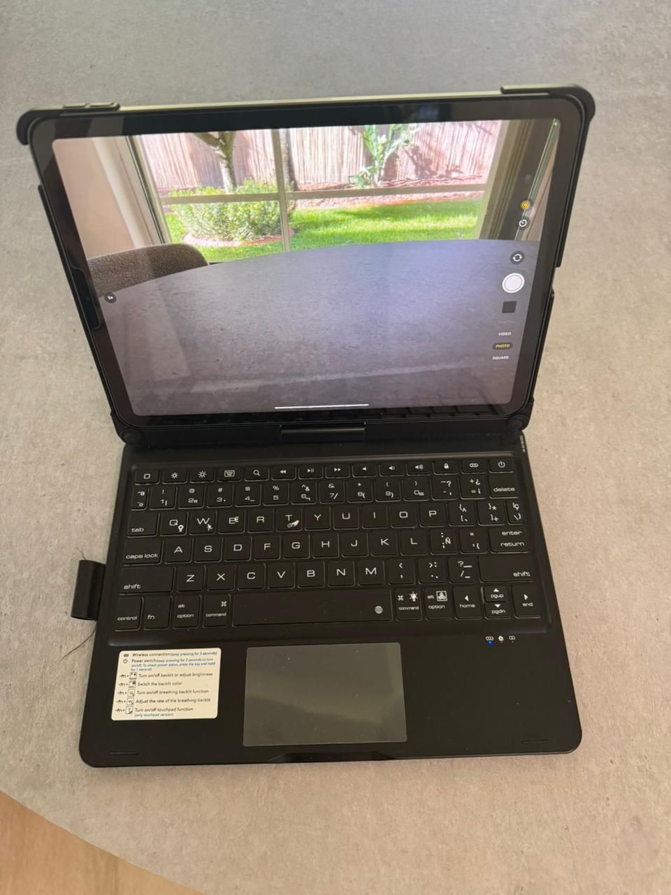 📱 iPad Air 5 + Bluetooth Keyboard Case (5th Generation) – 256 GB, Space Gray 💨