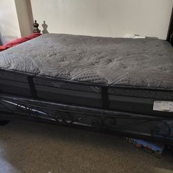 Firm mattress In Excellent Condition 