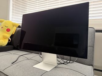 2022 Apple Studio Display