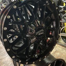 Moto Metal “Siege” Wheels