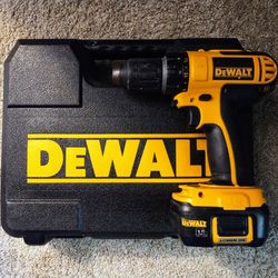 18v Dewalt drill W/ Battery In Good Working Condition