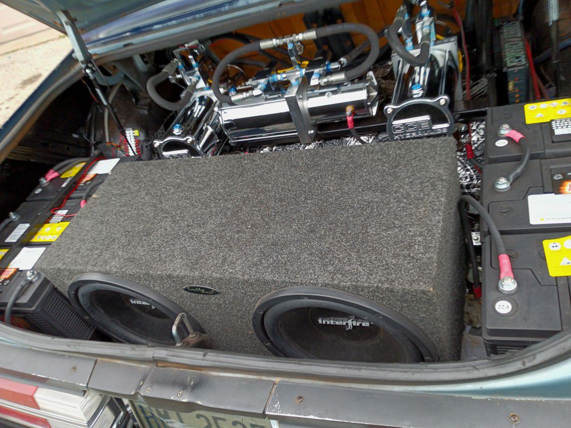 Entire Car Stereo System 