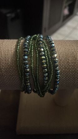 Layered magnetic bracelet