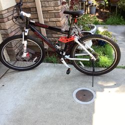 Genesis Mountain Bike Excellent Condition 