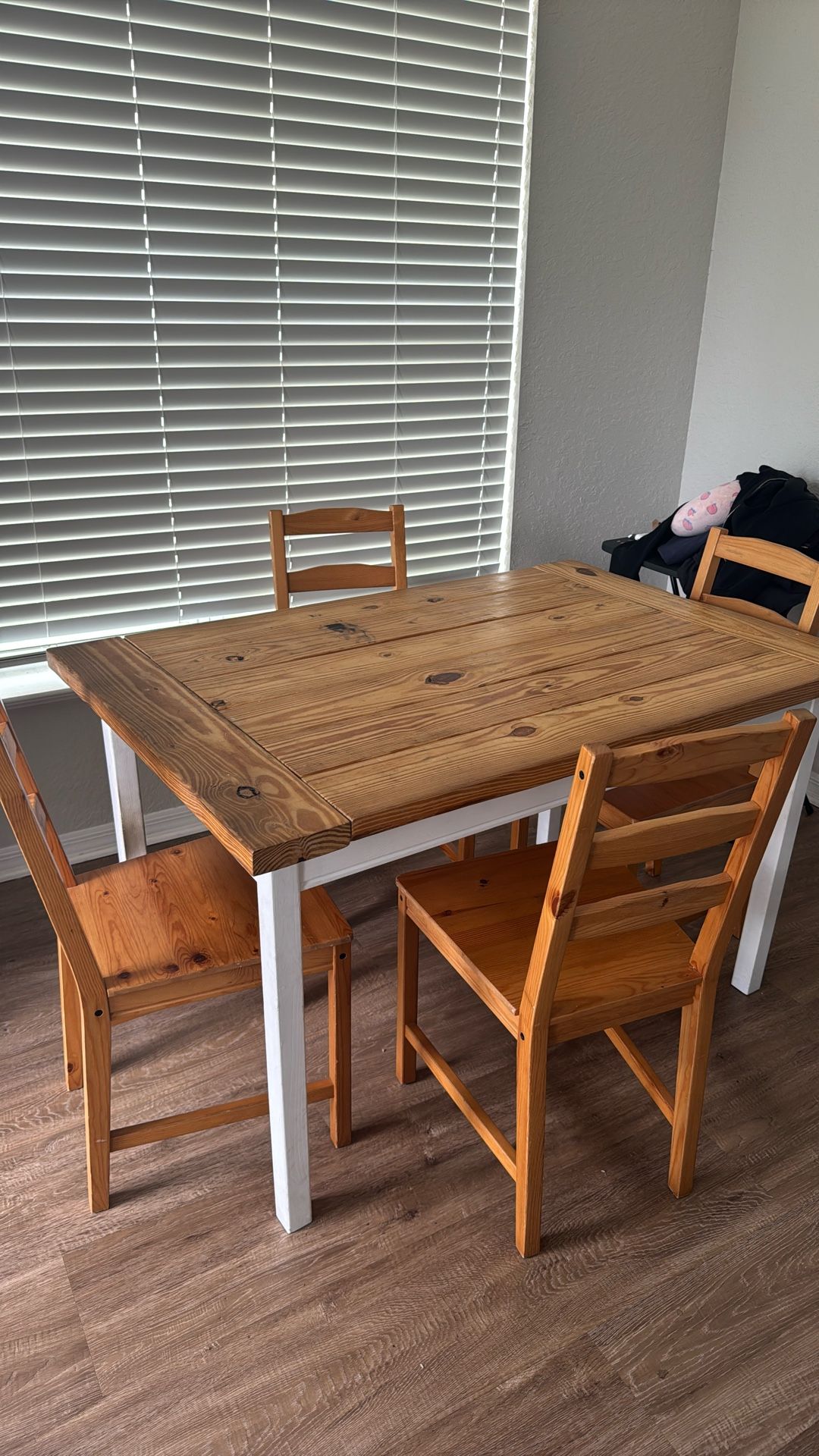 Table & 4 Chairs