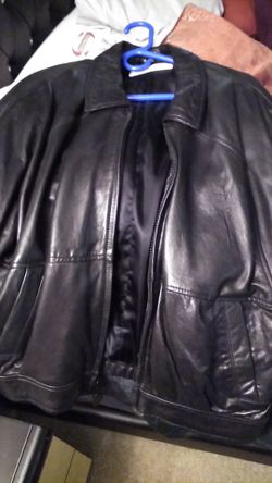 Andrew Marc leather jacket nice