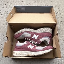 New Balance 2002R Low Top Lace-Up Suede Sneakers Burgundy/Gray/White U2002RS