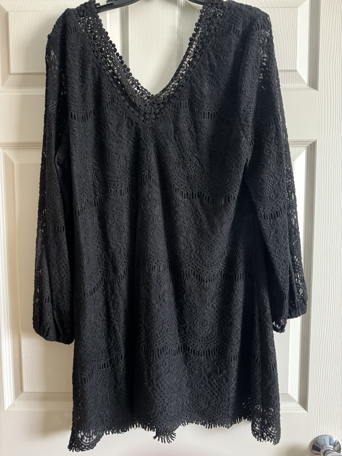 Black Lace V-Neck Dress/Tunic - Size 18/20