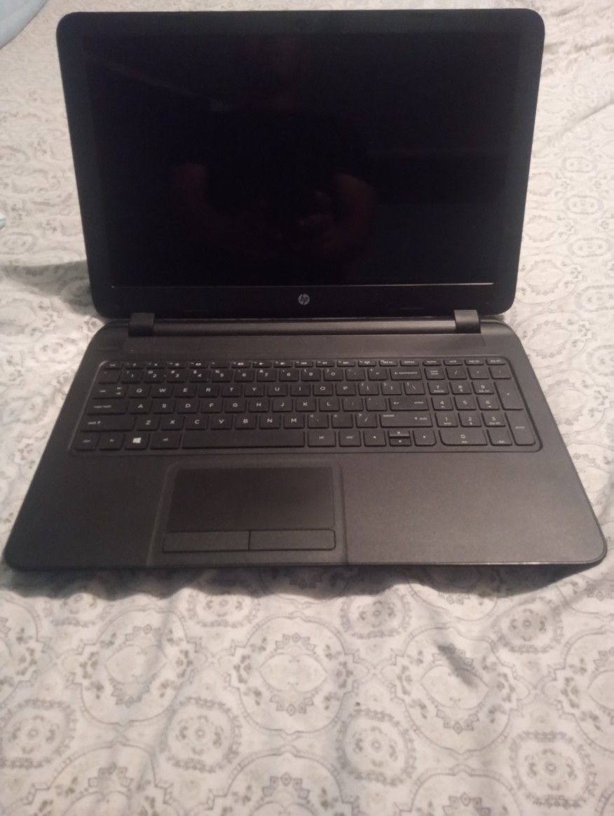 Laptop hp 15-f233wm 