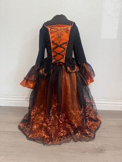 Girls witch costume. Size M/8