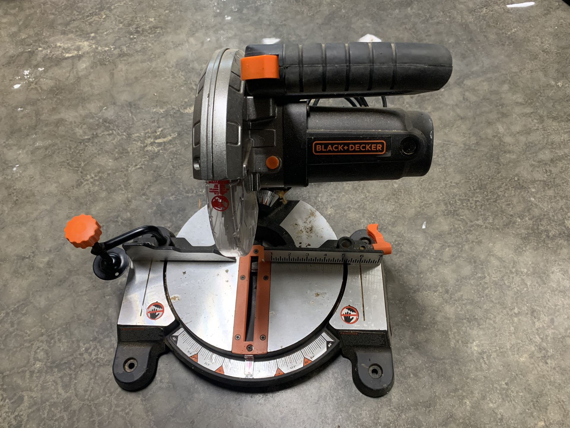 Black+Decker M1850BD 7-1/4" Compound Miter Saw