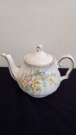 Vintage 1960's Sadler Porcelain Tea Pot
