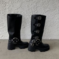 Black belted boots 