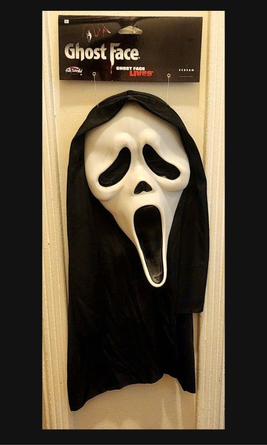 New with tags Original Scream Halloween
Mask
$25