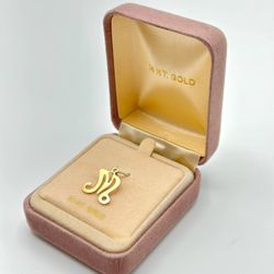 14K Yellow Gold Script Letter Initial M Necklace Pendant Charm 0.4 gram