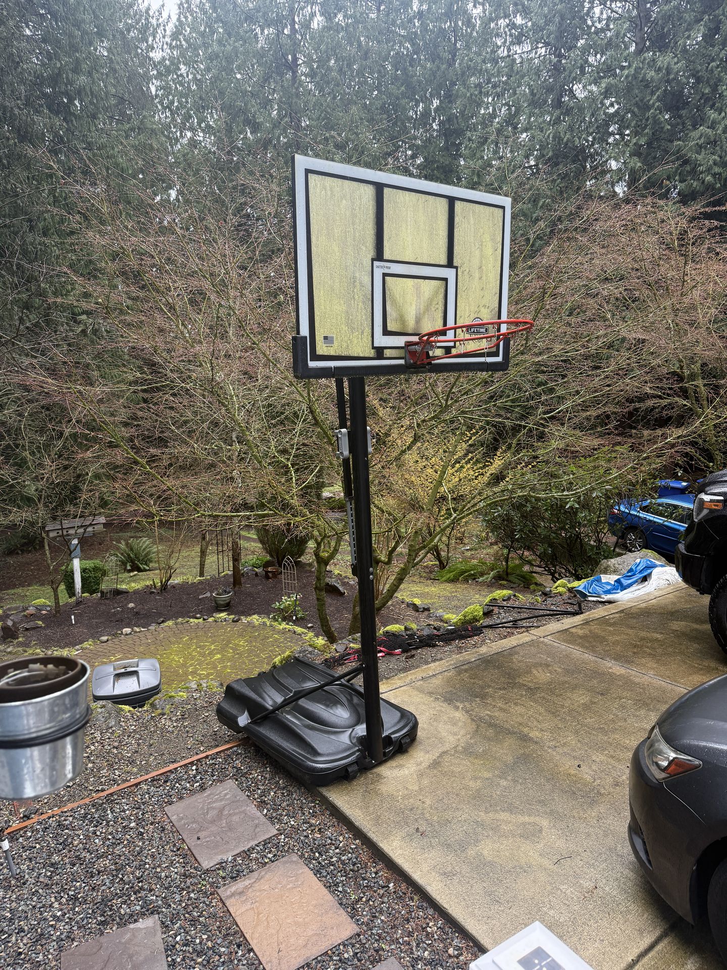 Basketball hoop