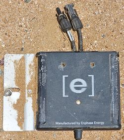 ***Enphase (M215-60-2LL-S22) 215W Micro-Inverter w/GEDI for 60 cell 190W-270W Panels***