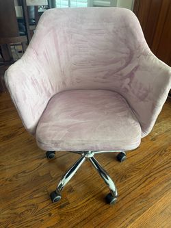 Light lavender rollaway chair