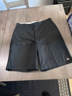 BLACK DICKIES SHORTS SIZE 42