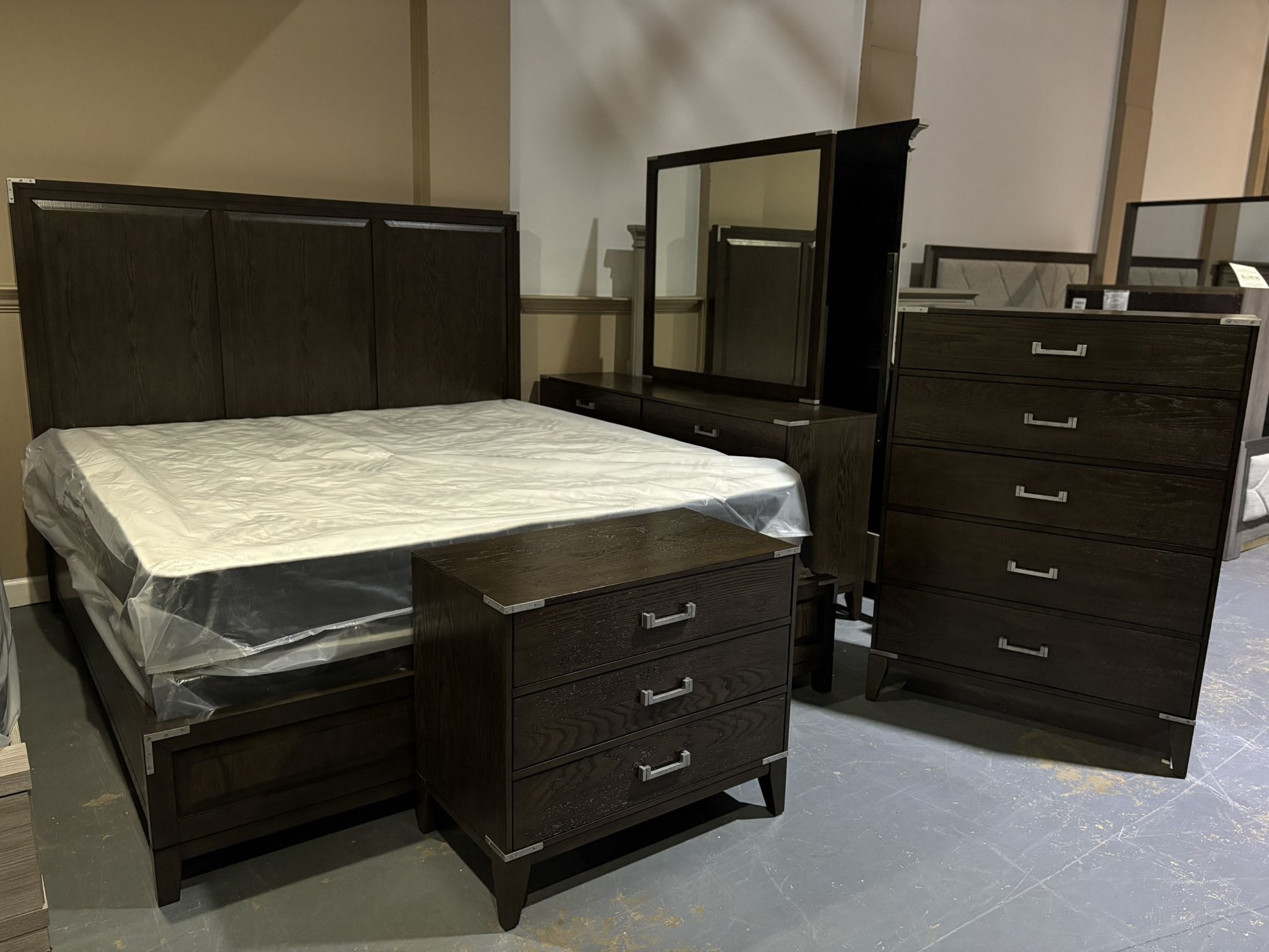 New King Bedroom & Mattress Set