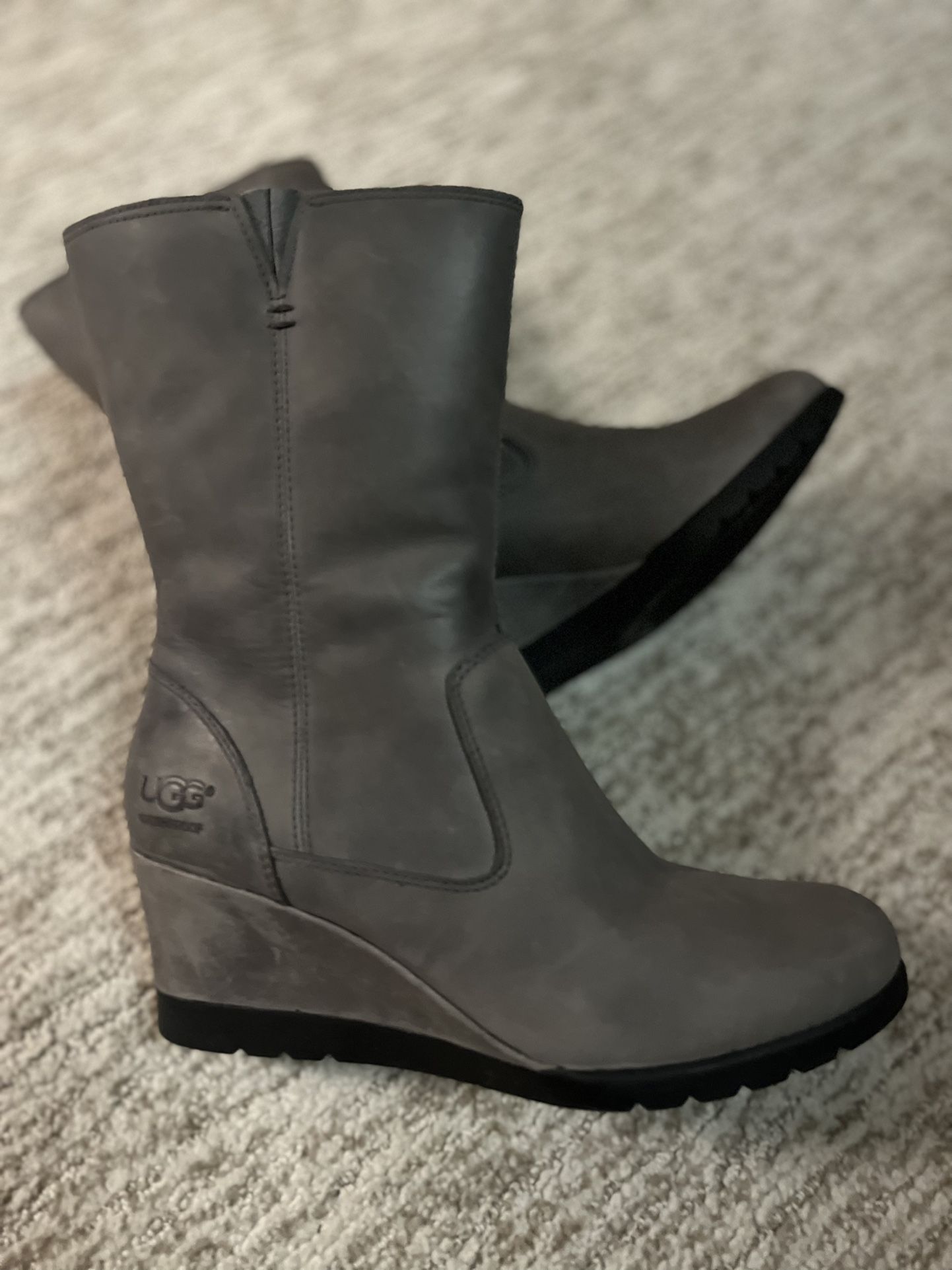 Women’s UGG wedge boot