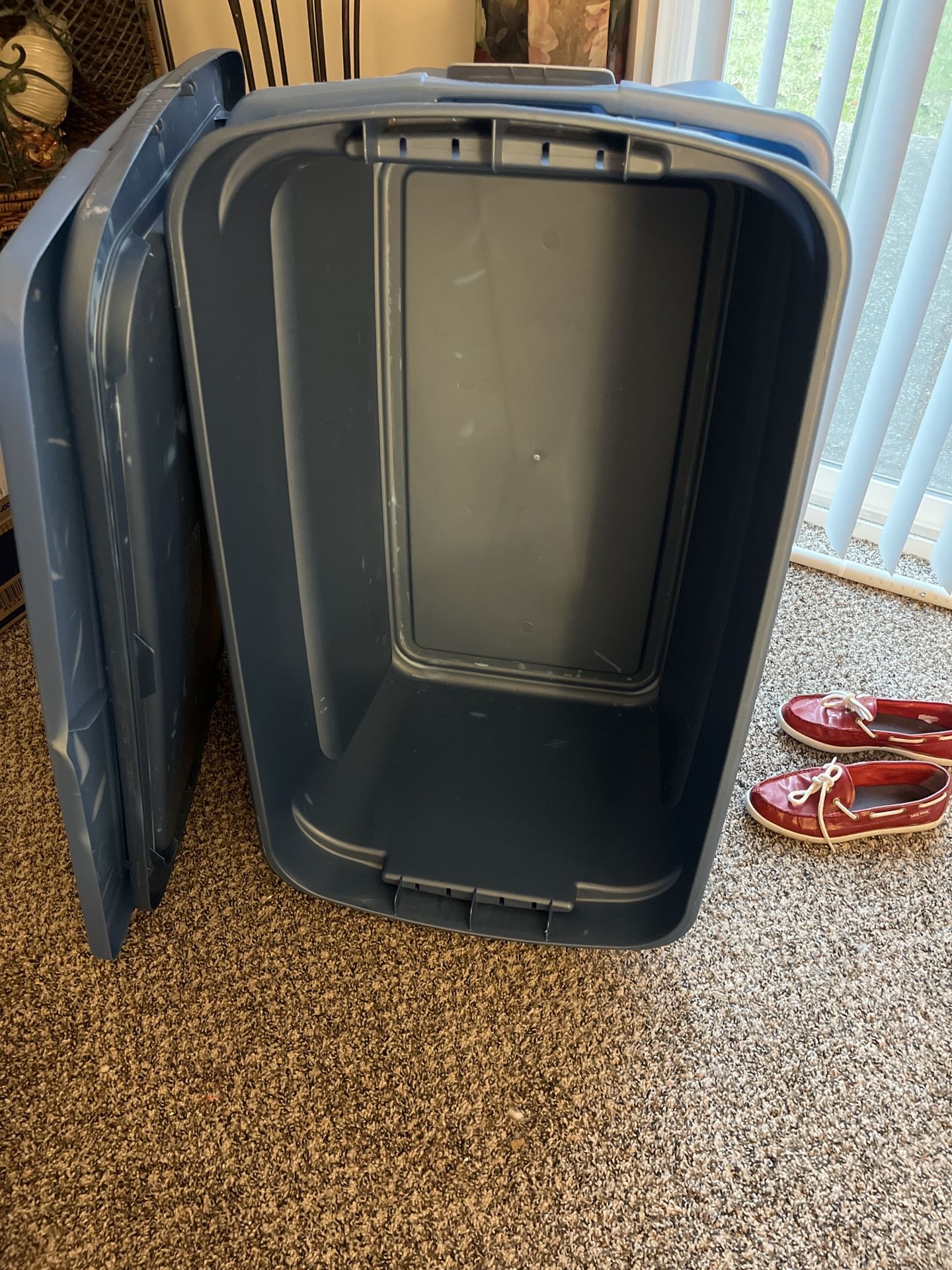 35 Gallon Tub Sterilite Snap Top Storage