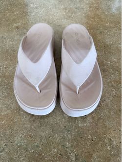Pink women’s crocs sandals size 8