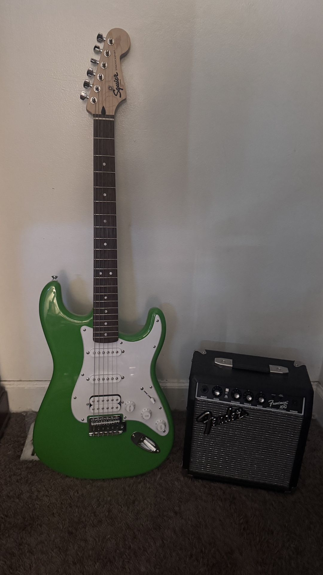 Stratocaster + Fender 10g Amp & Case