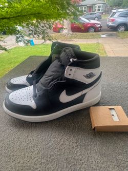 Air Jordan 1 Retro reverse panda  size 8