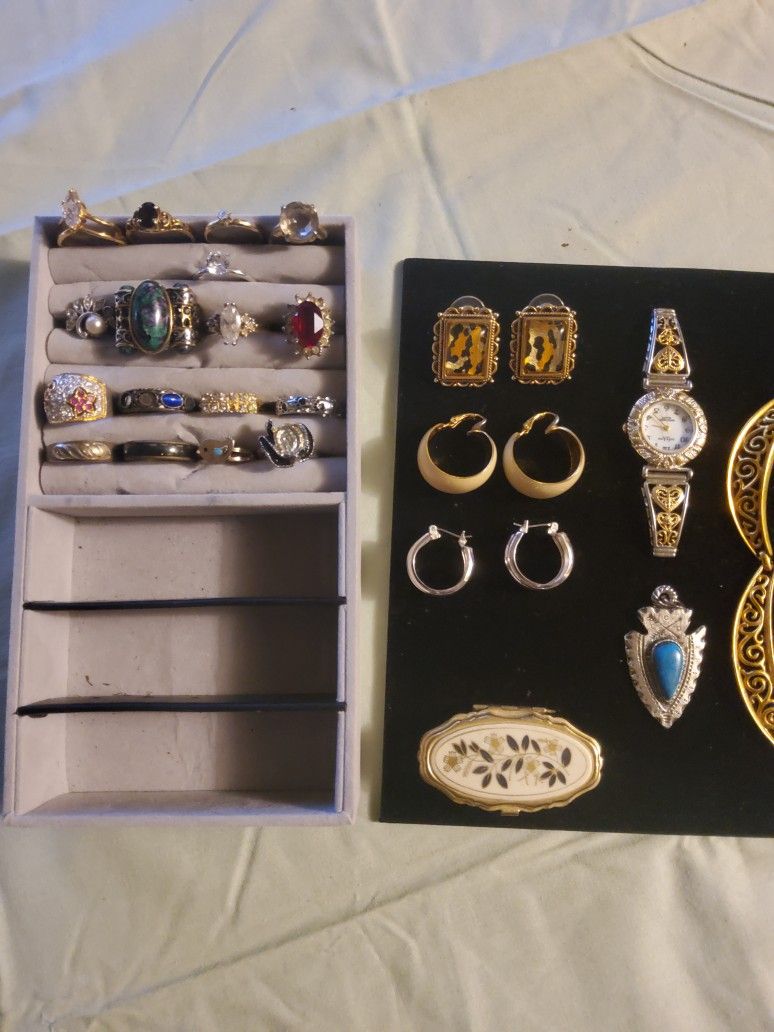 Unsearched untested jewelry lot. ESTATE FIND