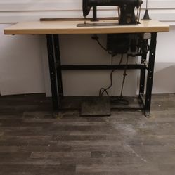 SEWING MACHINE SINGER 