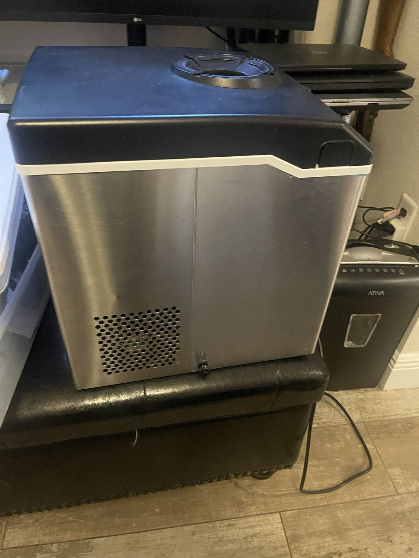 Ice Maker/Water Despencer