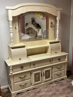 Vintage 5 Piece Bedroom Set Queen/Full